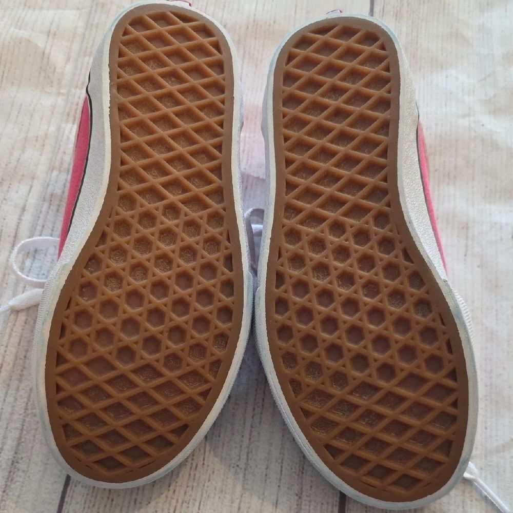 Vans Kids Sneakers in Vibrant Pink and Classic White - Picture 3 of 8